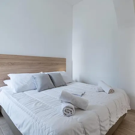 アパート Palace Kolovare *