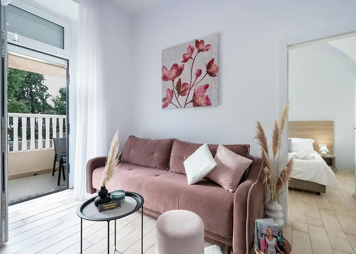 Lejlighed Palace Kolovare