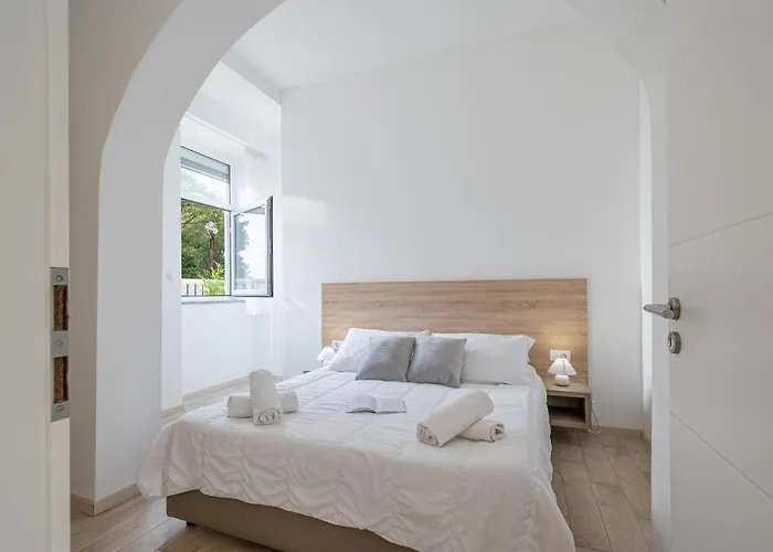 Palace Kolovare Lejlighed