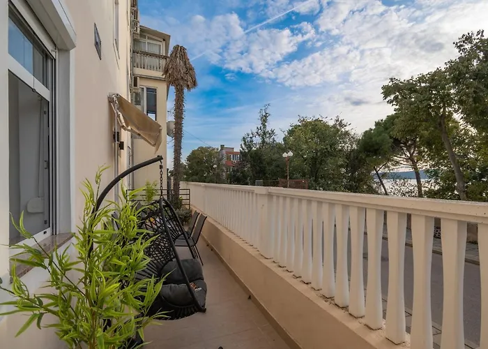 Palace Kolovare Zadar