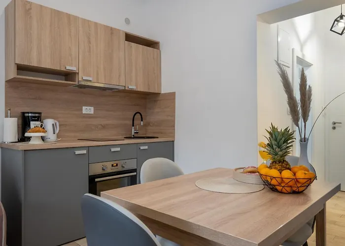 Palace Kolovare Apartman