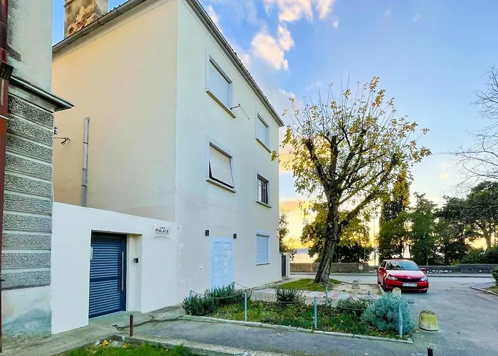 Palace Kolovare Apartman Zára
