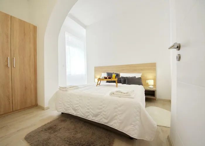 Palace Kolovare Lejlighed *